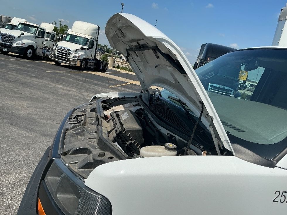 Light Duty Box Truck-Light and Medium Duty Trucks-GMC-2022-Savana G33903-East Chicago-IN-27,822\n\t\tmiles-$ 43,500 - Image 23