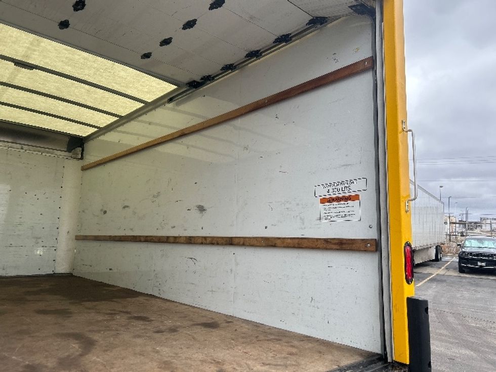 Light Duty Box Truck-Light and Medium Duty Trucks-GMC-2022-Savana G33903-East Chicago-IN-52,210\n\t\tmiles-$ 34,250 - Image 11