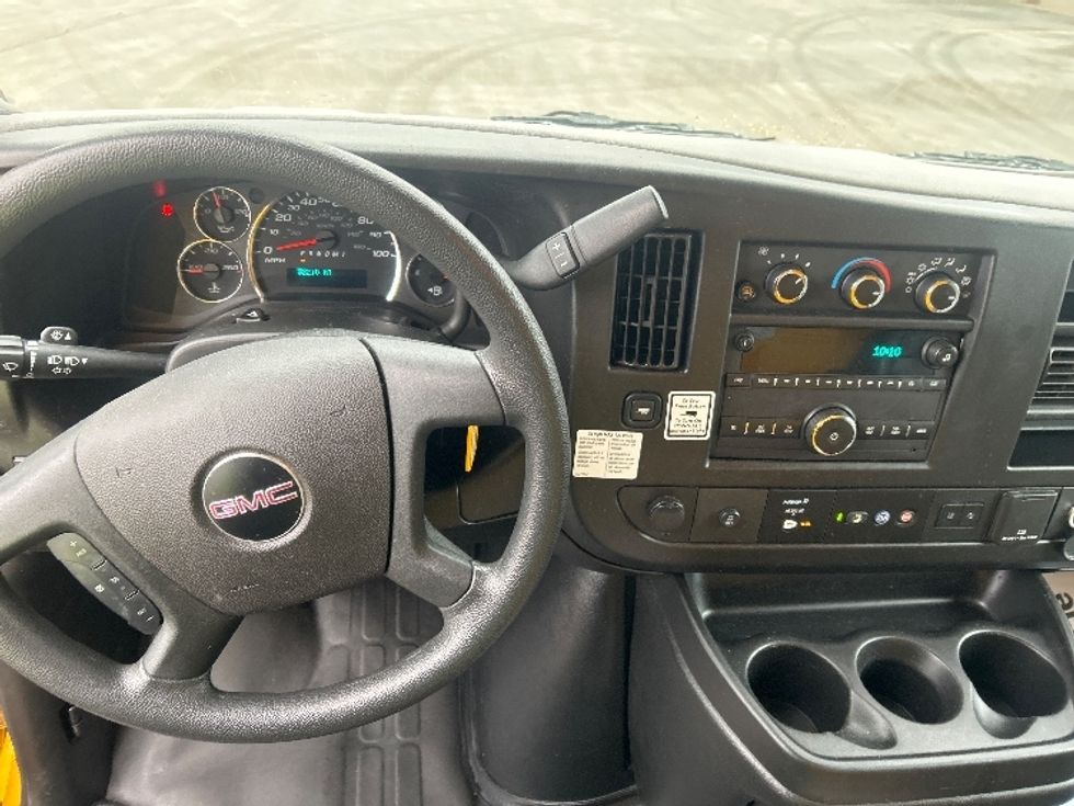 Light Duty Box Truck-Light and Medium Duty Trucks-GMC-2022-Savana G33903-East Chicago-IN-52,210\n\t\tmiles-$ 34,250 - Image 17