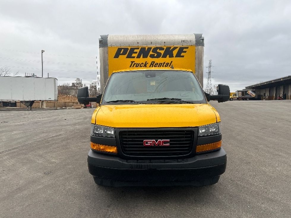Light Duty Box Truck-Light and Medium Duty Trucks-GMC-2022-Savana G33903-East Chicago-IN-52,210\n\t\tmiles-$ 34,250 - Image 2