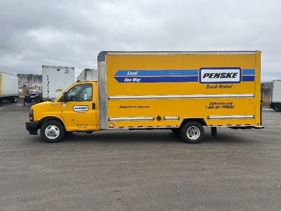 Light Duty Box Truck-Light and Medium Duty Trucks-GMC-2022-Savana G33903-East Chicago-IN-52,210\n\t\tmiles-$ 34,250 - Image 4