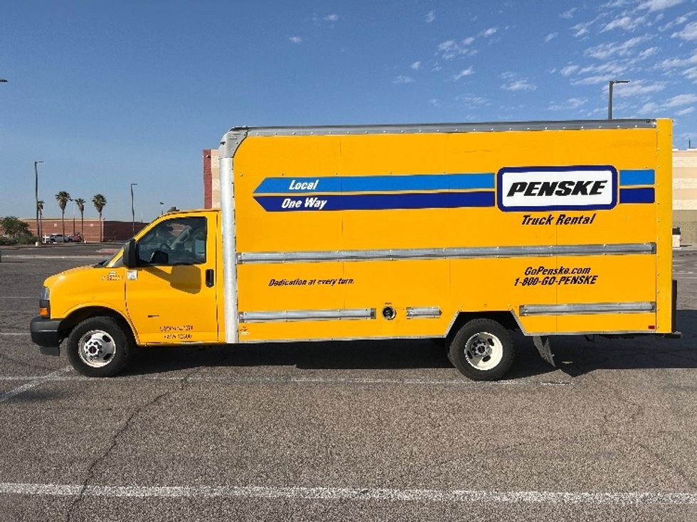Light Duty Box Truck-Light and Medium Duty Trucks-GMC-2022-Savana G33903-El Paso-TX-104,707\n\t\tmiles-$ 27,000 - Image 4