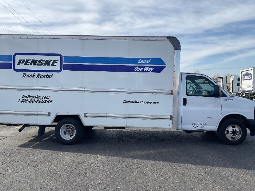 Light Duty Box Truck-Light and Medium Duty Trucks-GMC-2022-Savana G33903-El Paso-TX-110,764\n\t\tmiles-$ 27,500 - Image 15