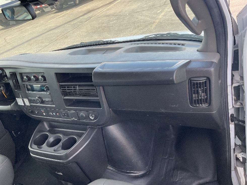 Light Duty Box Truck-Light and Medium Duty Trucks-GMC-2022-Savana G33903-El Paso-TX-110,764\n\t\tmiles-$ 27,500 - Image 19