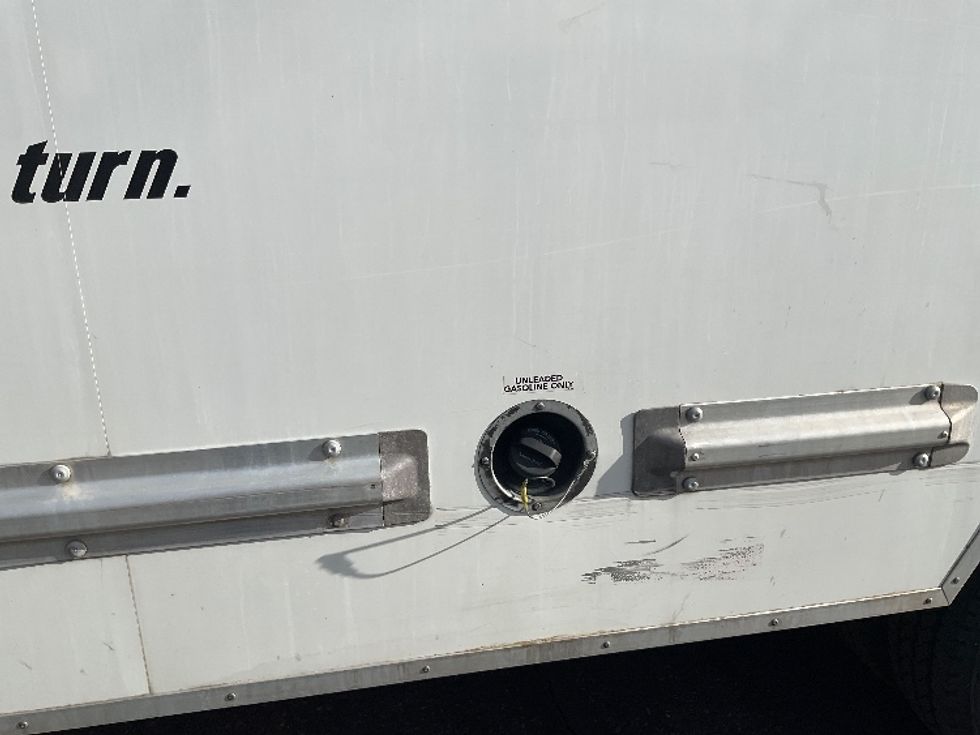 Light Duty Box Truck-Light and Medium Duty Trucks-GMC-2022-Savana G33903-El Paso-TX-110,764\n\t\tmiles-$ 27,500 - Image 23