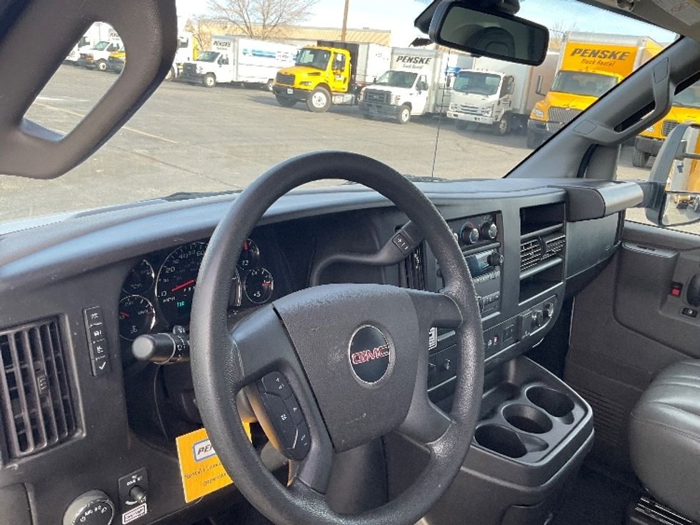 Light Duty Box Truck-Light and Medium Duty Trucks-GMC-2022-Savana G33903-El Paso-TX-110,764\n\t\tmiles-$ 27,500 - Image 27