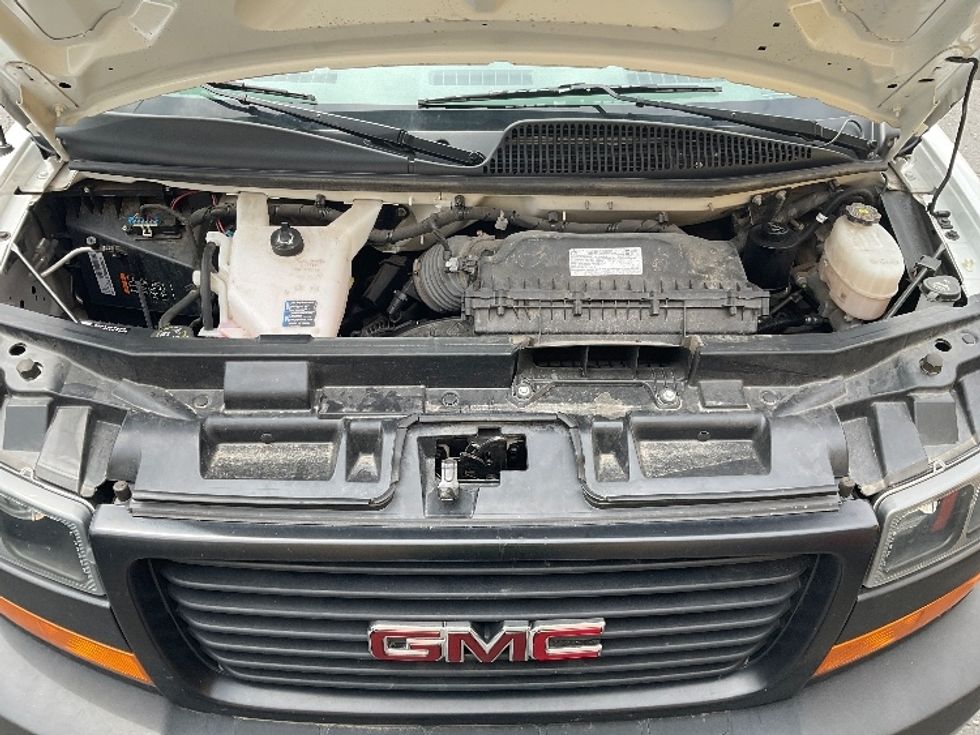 2022 Gmc Savana 3500 Cutaway photo 20