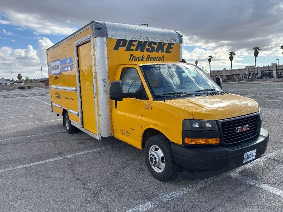 Light Duty Box Truck-Light and Medium Duty Trucks-GMC-2022-Savana G33903-El Paso-TX-57,842\n\t\tmiles-$ 37,250 - Image 1