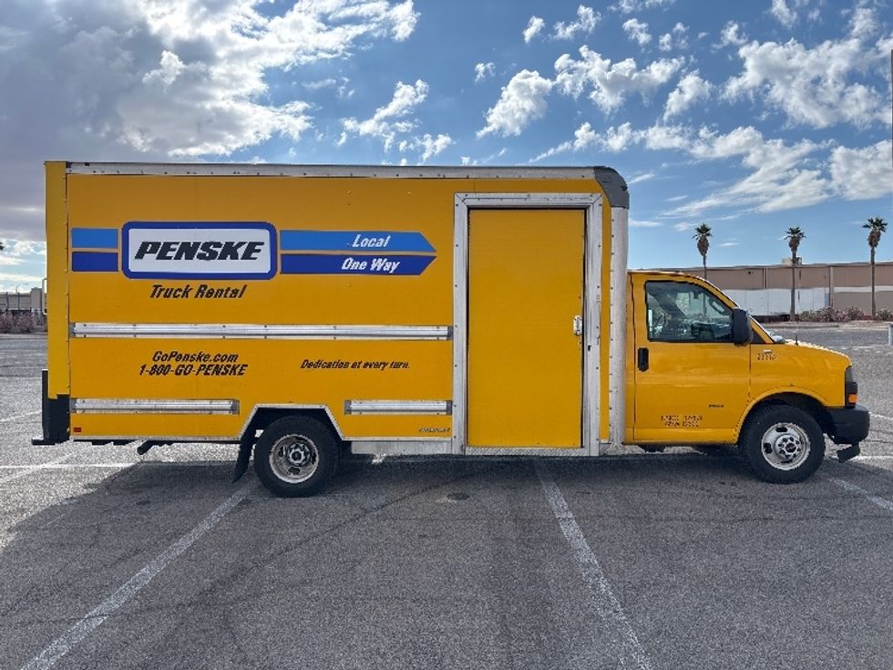 Light Duty Box Truck-Light and Medium Duty Trucks-GMC-2022-Savana G33903-El Paso-TX-57,842\n\t\tmiles-$ 37,250 - Image 14
