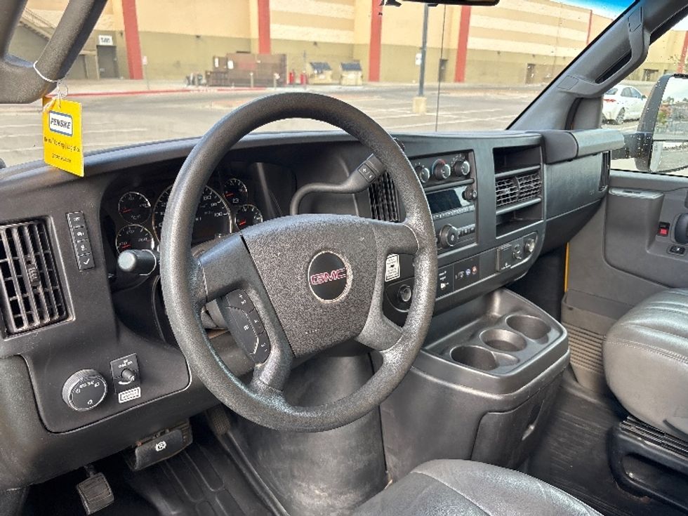 Light Duty Box Truck-Light and Medium Duty Trucks-GMC-2022-Savana G33903-El Paso-TX-57,842\n\t\tmiles-$ 37,250 - Image 16