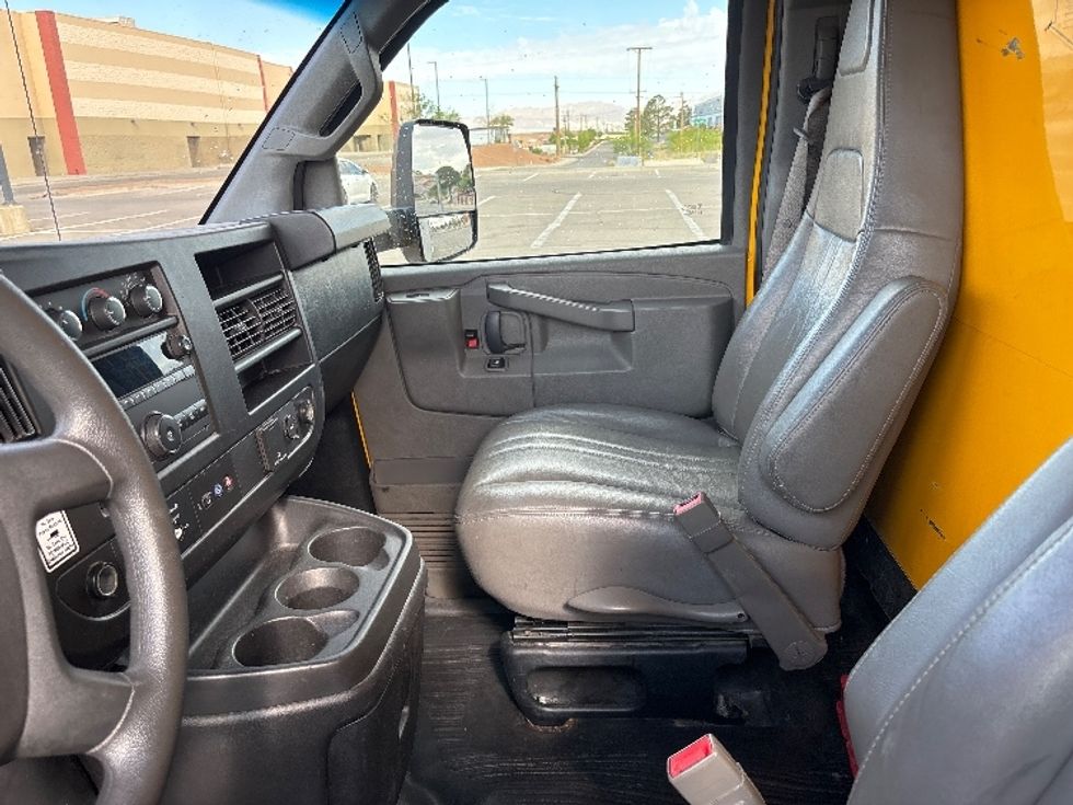 Light Duty Box Truck-Light and Medium Duty Trucks-GMC-2022-Savana G33903-El Paso-TX-57,842\n\t\tmiles-$ 37,250 - Image 18