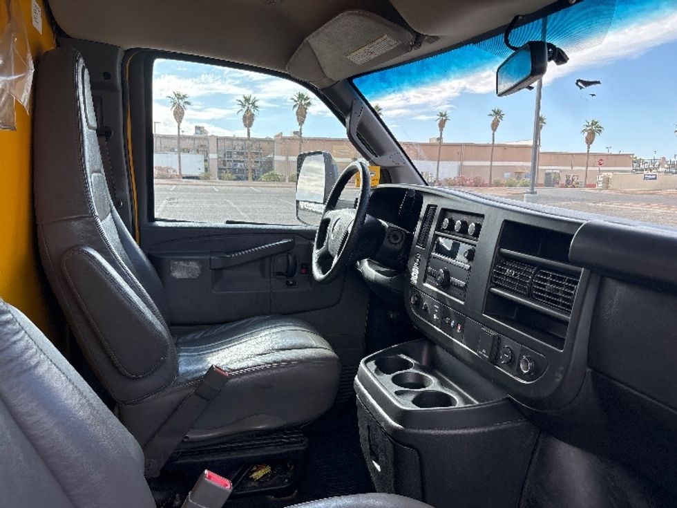 Light Duty Box Truck-Light and Medium Duty Trucks-GMC-2022-Savana G33903-El Paso-TX-57,842\n\t\tmiles-$ 37,250 - Image 21