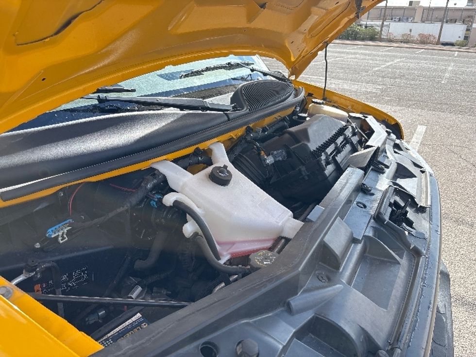 Light Duty Box Truck-Light and Medium Duty Trucks-GMC-2022-Savana G33903-El Paso-TX-57,842\n\t\tmiles-$ 37,250 - Image 22