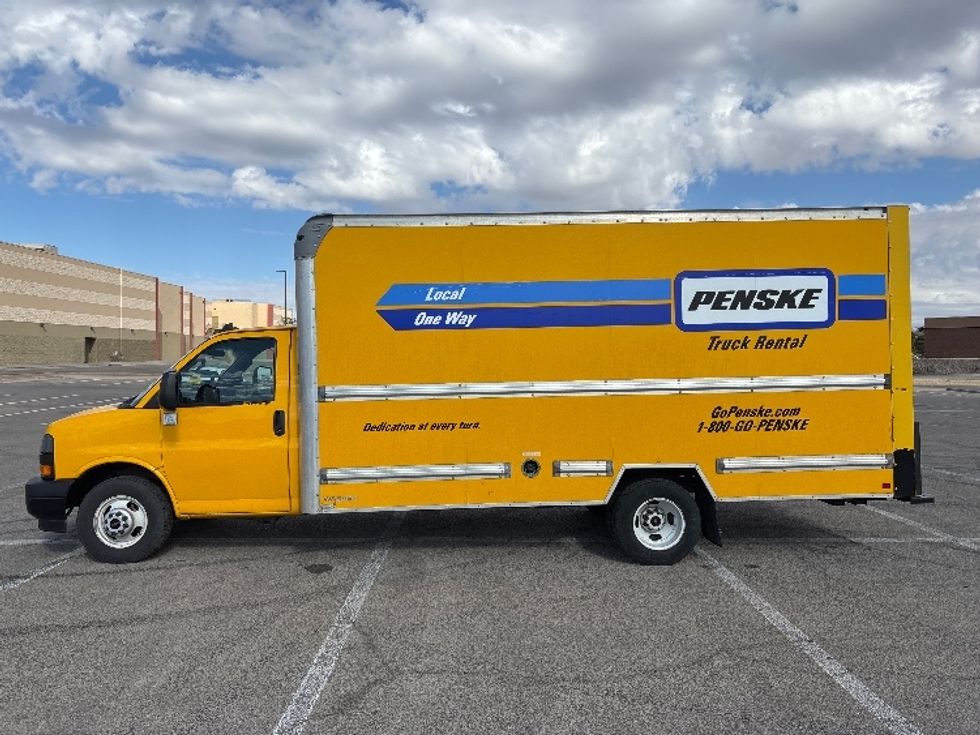 Light Duty Box Truck-Light and Medium Duty Trucks-GMC-2022-Savana G33903-El Paso-TX-57,842\n\t\tmiles-$ 37,250 - Image 4