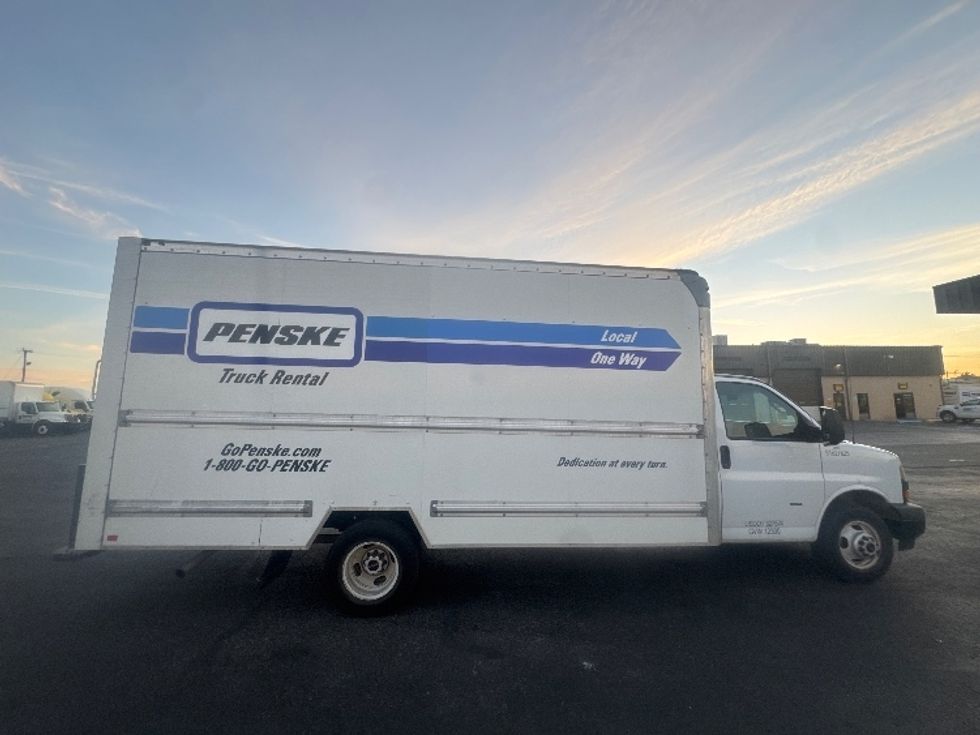 Light Duty Box Truck-Light and Medium Duty Trucks-GMC-2022-Savana G33903-El Paso-TX-91,121\n\t\tmiles-$ 34,250 - Image 13
