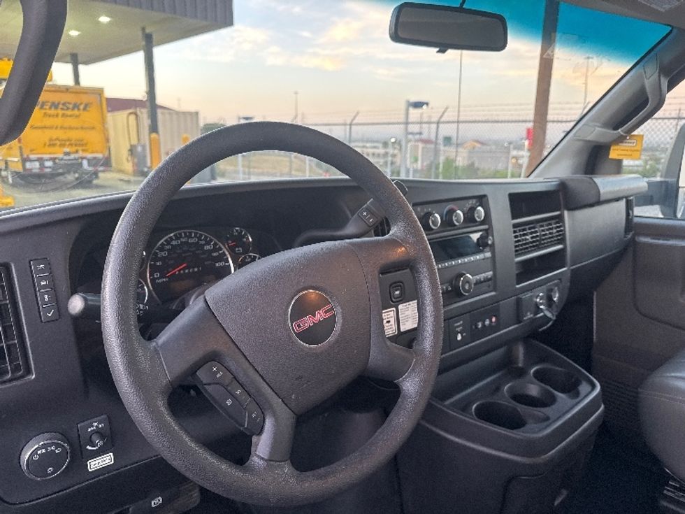 Light Duty Box Truck-Light and Medium Duty Trucks-GMC-2022-Savana G33903-El Paso-TX-91,121\n\t\tmiles-$ 34,250 - Image 15