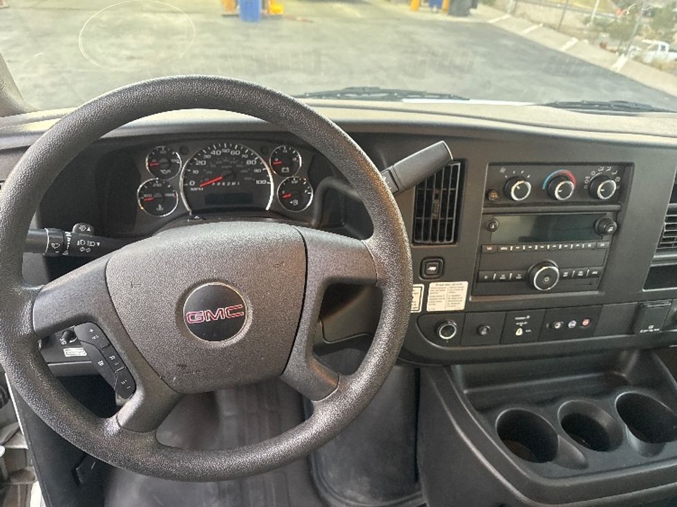 Light Duty Box Truck-Light and Medium Duty Trucks-GMC-2022-Savana G33903-El Paso-TX-91,121\n\t\tmiles-$ 34,250 - Image 16