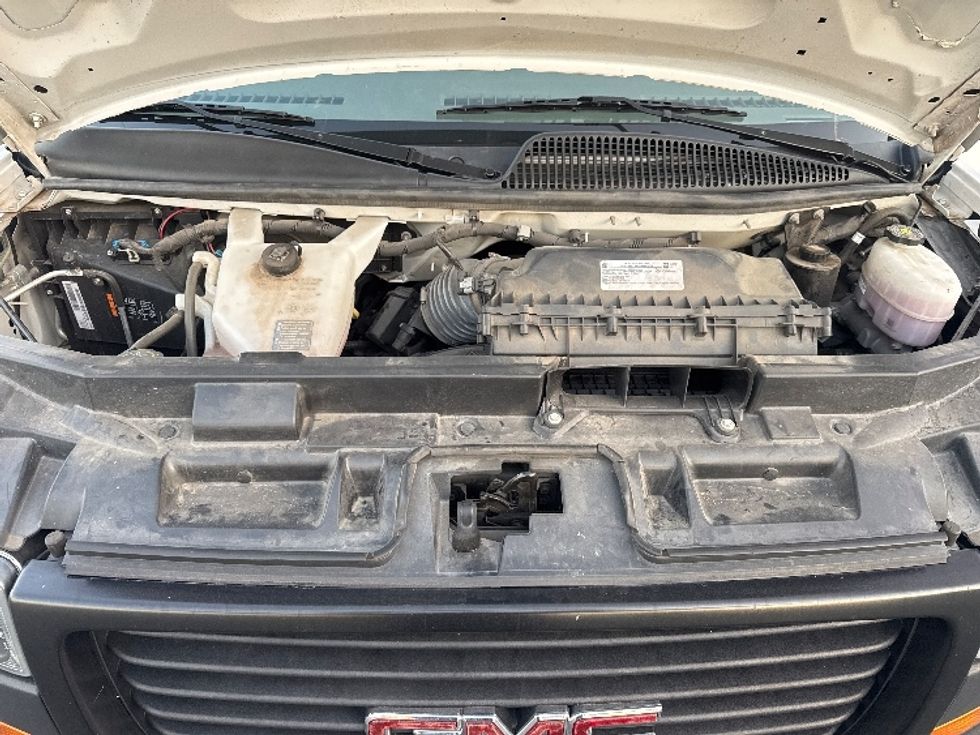 Light Duty Box Truck-Light and Medium Duty Trucks-GMC-2022-Savana G33903-El Paso-TX-91,121\n\t\tmiles-$ 34,250 - Image 22