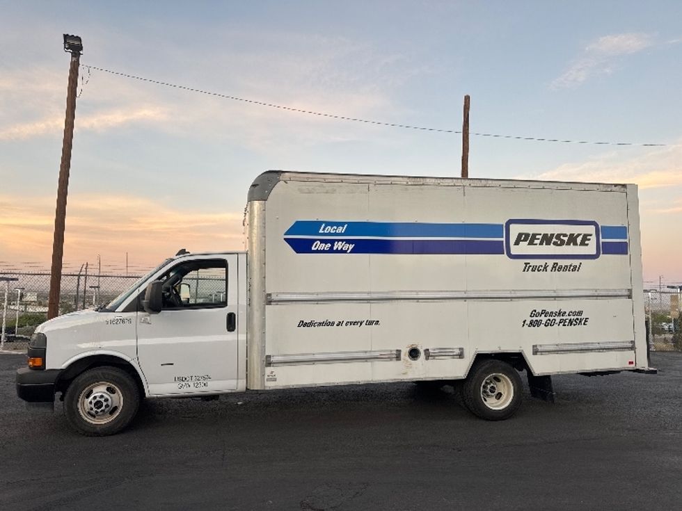 Light Duty Box Truck-Light and Medium Duty Trucks-GMC-2022-Savana G33903-El Paso-TX-91,121\n\t\tmiles-$ 34,250 - Image 4