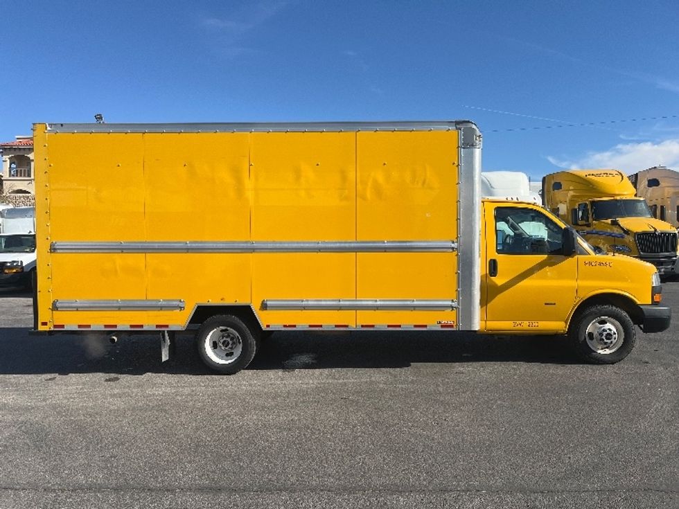Light Duty Box Truck-Light and Medium Duty Trucks-GMC-2022-Savana G33903-El Paso-TX-94,930\n\t\tmiles-$ 30,500 - Image 15