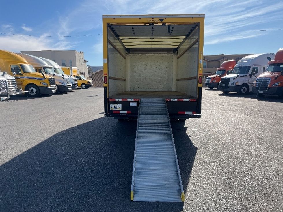 Light Duty Box Truck-Light and Medium Duty Trucks-GMC-2022-Savana G33903-El Paso-TX-94,930\n\t\tmiles-$ 30,500 - Image 9