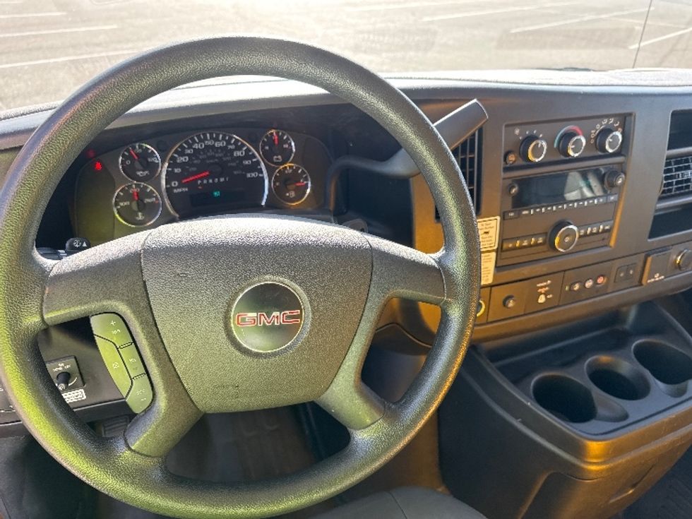 Light Duty Box Truck-Light and Medium Duty Trucks-GMC-2022-Savana G33903-El Paso-TX-95,018\n\t\tmiles-$ 29,500 - Image 15
