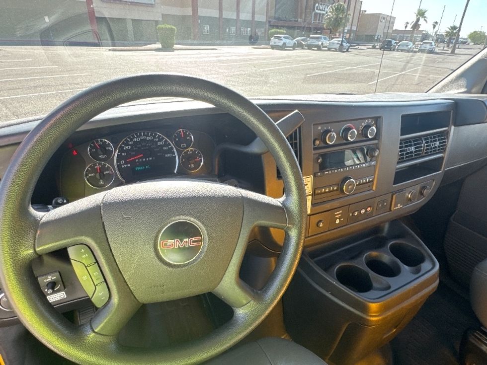 Light Duty Box Truck-Light and Medium Duty Trucks-GMC-2022-Savana G33903-El Paso-TX-95,018\n\t\tmiles-$ 29,500 - Image 16