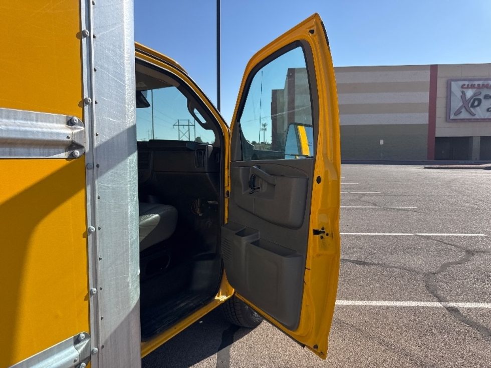 Light Duty Box Truck-Light and Medium Duty Trucks-GMC-2022-Savana G33903-El Paso-TX-95,018\n\t\tmiles-$ 29,500 - Image 18