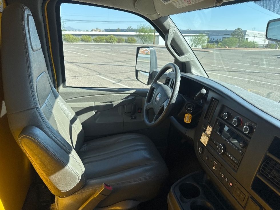 Light Duty Box Truck-Light and Medium Duty Trucks-GMC-2022-Savana G33903-El Paso-TX-95,018\n\t\tmiles-$ 29,500 - Image 20