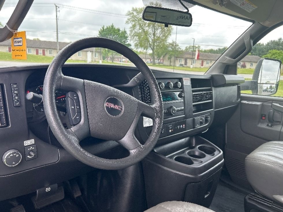 Light Duty Box Truck-Light and Medium Duty Trucks-GMC-2022-Savana G33903-Elkhart-IN-32,656\n\t\tmiles-$ 41,000 - Image 16