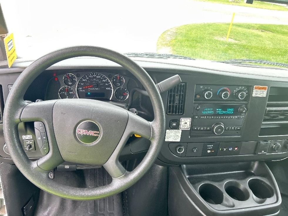 Light Duty Box Truck-Light and Medium Duty Trucks-GMC-2022-Savana G33903-Elkhart-IN-32,656\n\t\tmiles-$ 41,000 - Image 17