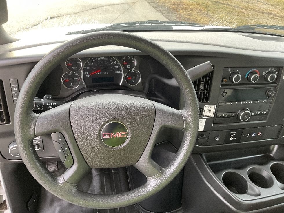 Light Duty Box Truck-Light and Medium Duty Trucks-GMC-2022-Savana G33903-Elkhart-IN-41,587\n\t\tmiles-$ 41,000 - Image 17