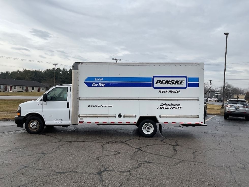 2022 Gmc Savana 3500 Cutaway photo 4