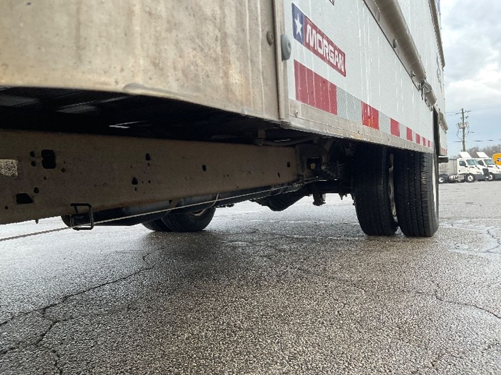 Light Duty Box Truck-Light and Medium Duty Trucks-GMC-2022-Savana G33903-Elkhart-IN-41,587\n\t\tmiles-$ 41,000 - Image 5