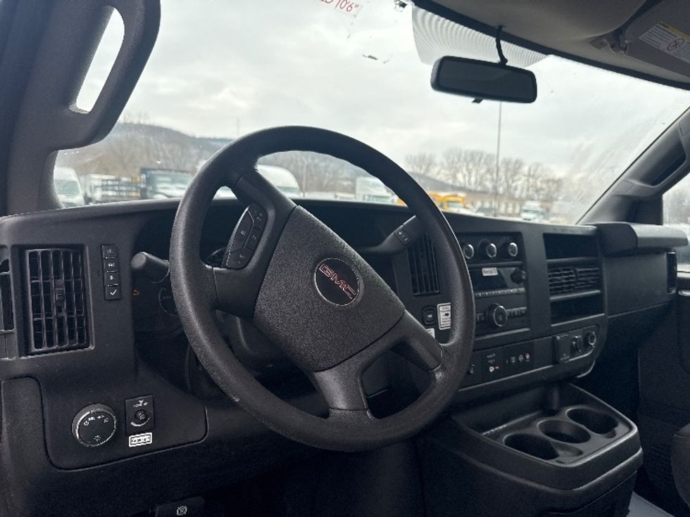 Light Duty Box Truck-Light and Medium Duty Trucks-GMC-2022-Savana G33903-Elmira-NY-80,599\n\t\tmiles-$ 34,750 - Image 17
