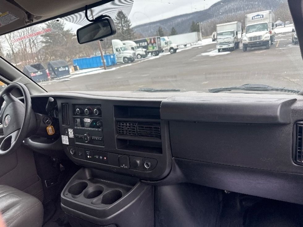 Light Duty Box Truck-Light and Medium Duty Trucks-GMC-2022-Savana G33903-Elmira-NY-80,599\n\t\tmiles-$ 34,750 - Image 20