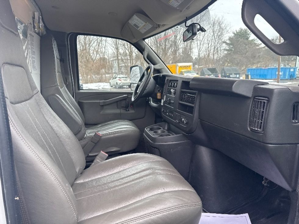 Light Duty Box Truck-Light and Medium Duty Trucks-GMC-2022-Savana G33903-Elmira-NY-80,599\n\t\tmiles-$ 34,750 - Image 21