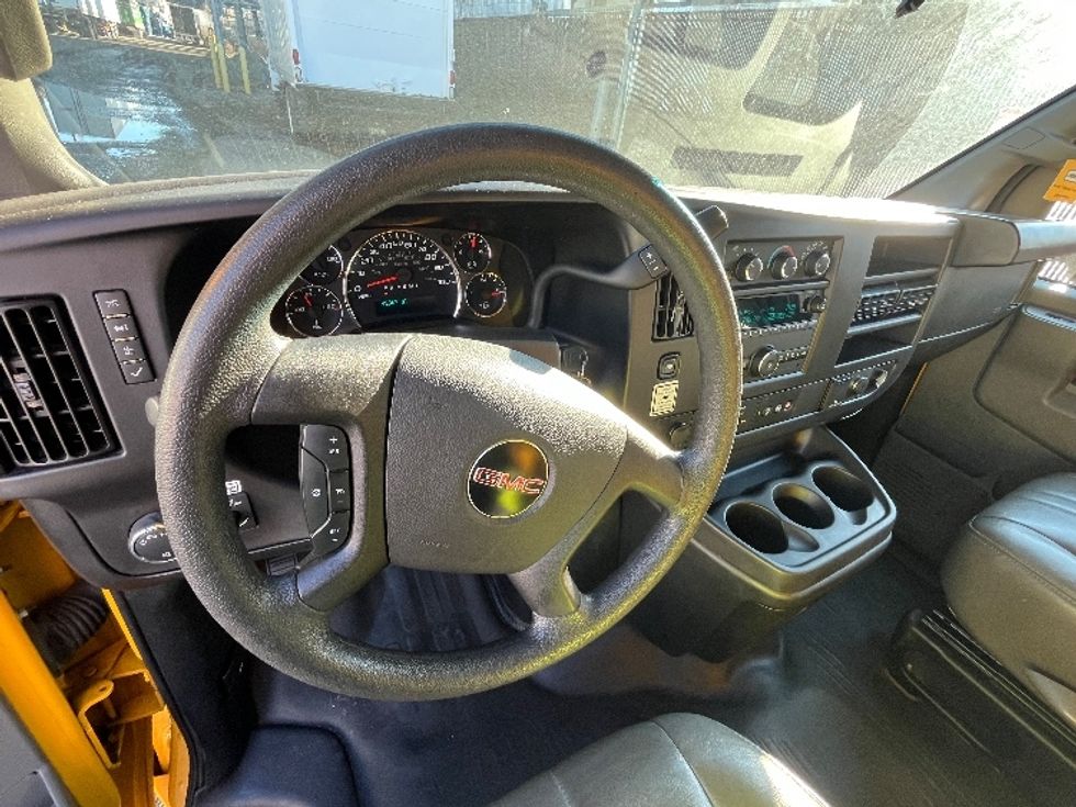 Light Duty Box Truck-Light and Medium Duty Trucks-GMC-2022-Savana G33903-Elmsford-NY-42,906\n\t\tmiles-$ 36,250 - Image 14