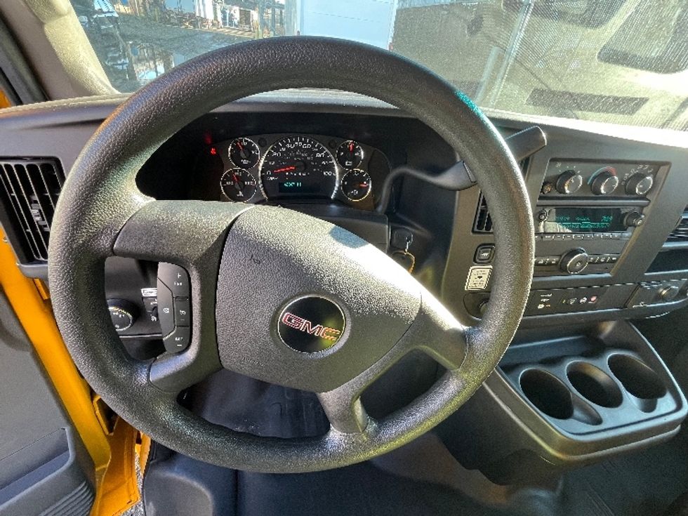 Light Duty Box Truck-Light and Medium Duty Trucks-GMC-2022-Savana G33903-Elmsford-NY-42,906\n\t\tmiles-$ 36,250 - Image 15