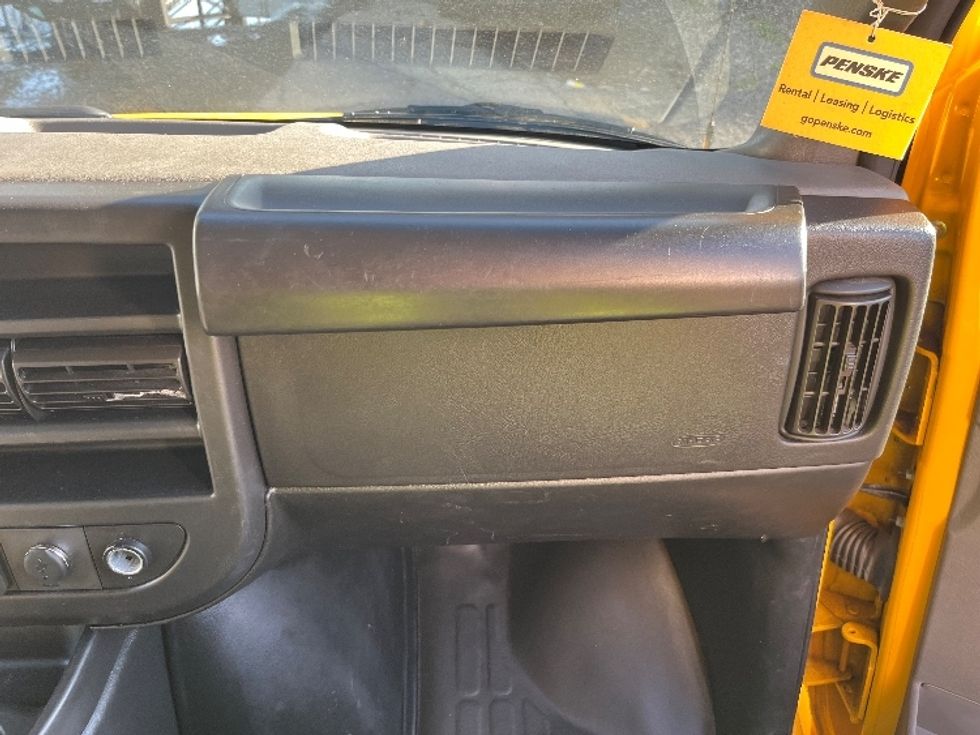 Light Duty Box Truck-Light and Medium Duty Trucks-GMC-2022-Savana G33903-Elmsford-NY-42,906\n\t\tmiles-$ 36,250 - Image 18