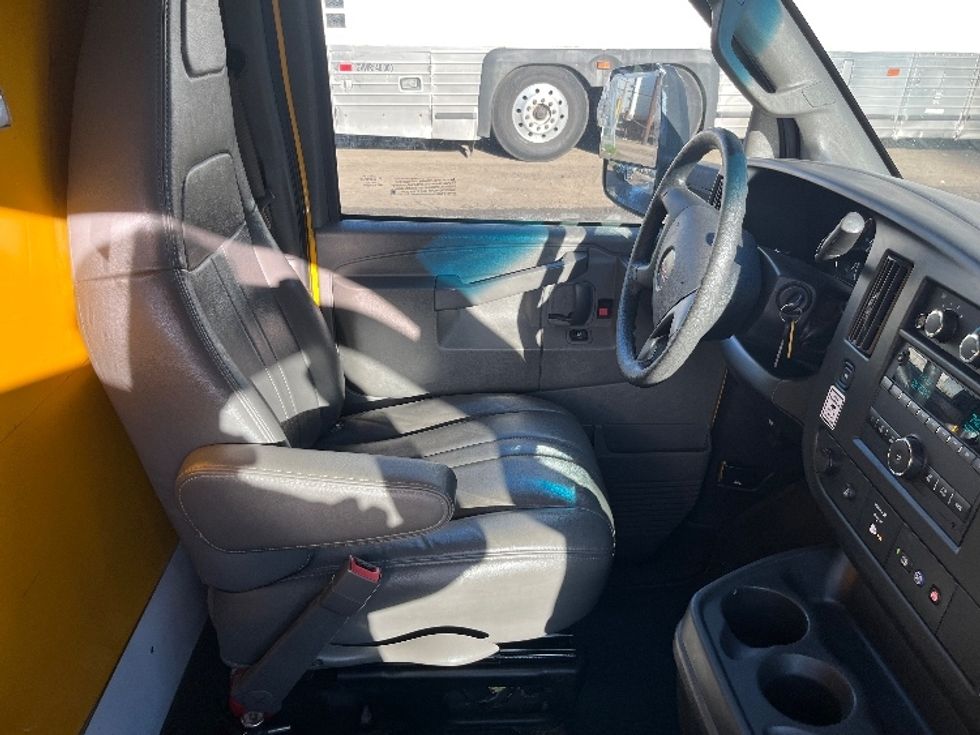 Light Duty Box Truck-Light and Medium Duty Trucks-GMC-2022-Savana G33903-Elmsford-NY-42,906\n\t\tmiles-$ 36,250 - Image 19