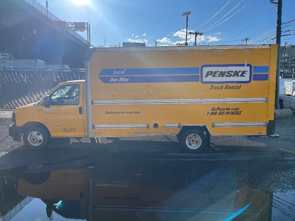 Light Duty Box Truck-Light and Medium Duty Trucks-GMC-2022-Savana G33903-Elmsford-NY-42,906\n\t\tmiles-$ 36,250 - Image 4