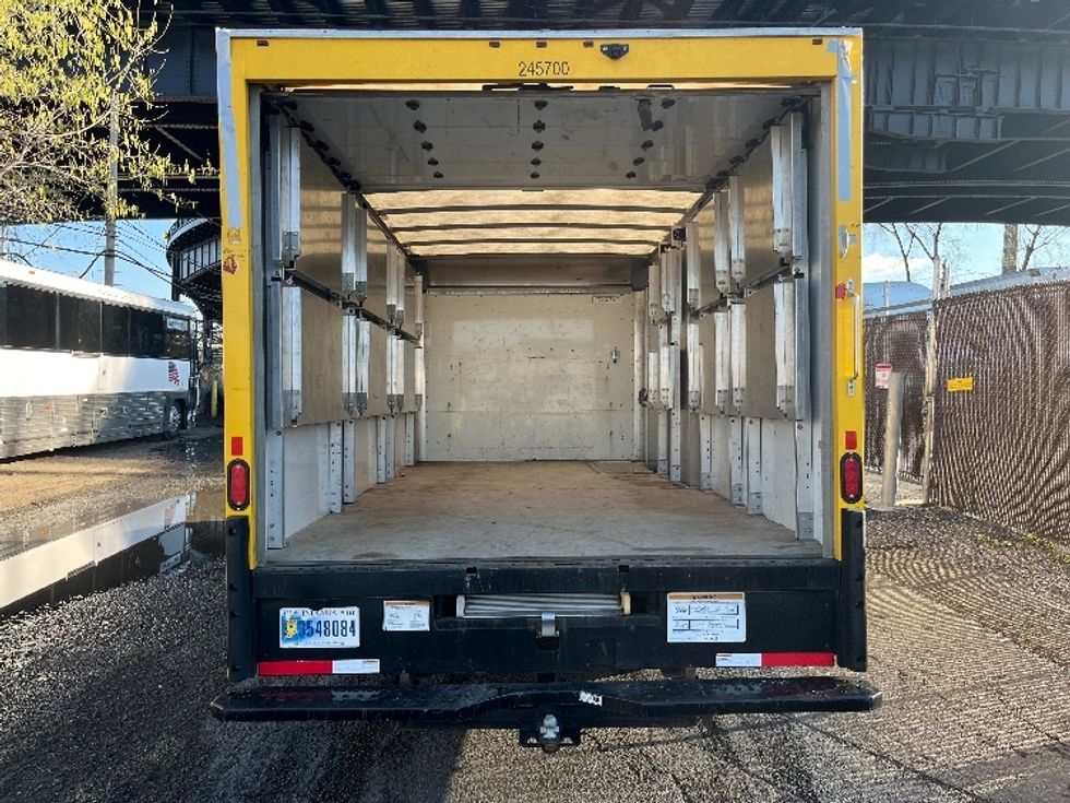 Light Duty Box Truck-Light and Medium Duty Trucks-GMC-2022-Savana G33903-Elmsford-NY-42,906\n\t\tmiles-$ 36,250 - Image 7