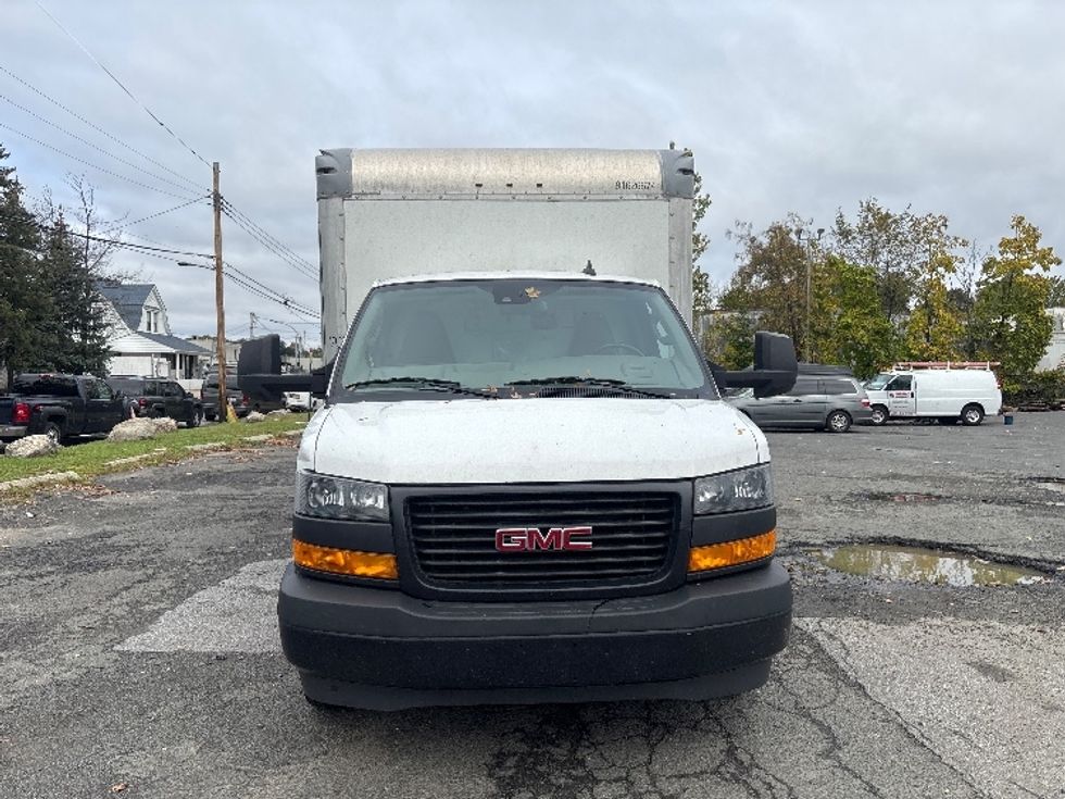 Light Duty Box Truck-Light and Medium Duty Trucks-GMC-2022-Savana G33903-Elmsford-NY-57,916\n\t\tmiles-$ 35,500 - Image 2