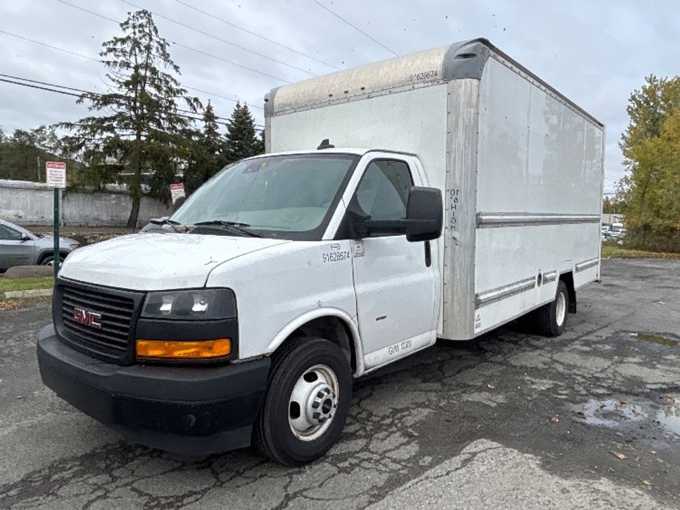 Light Duty Box Truck-Light and Medium Duty Trucks-GMC-2022-Savana G33903-Elmsford-NY-57,916\n\t\tmiles-$ 35,500 - Image 3