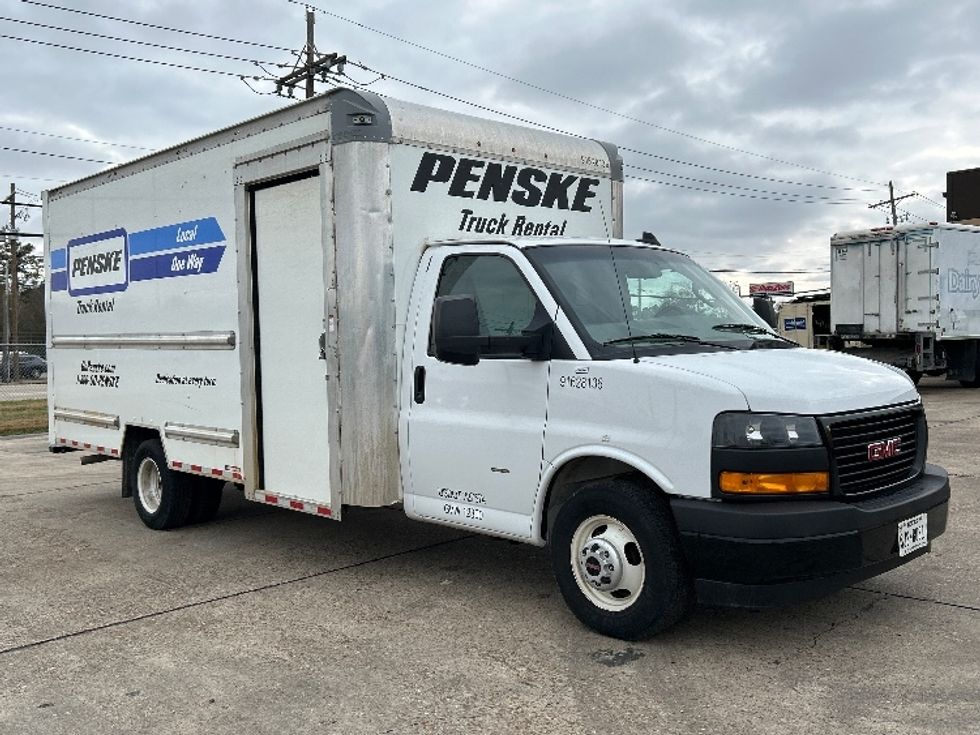 Light Duty Box Truck-Light and Medium Duty Trucks-GMC-2022-Savana G33903-Essex Junction-VT-69,656\n\t\tmiles-$ 41,000 - Image 1