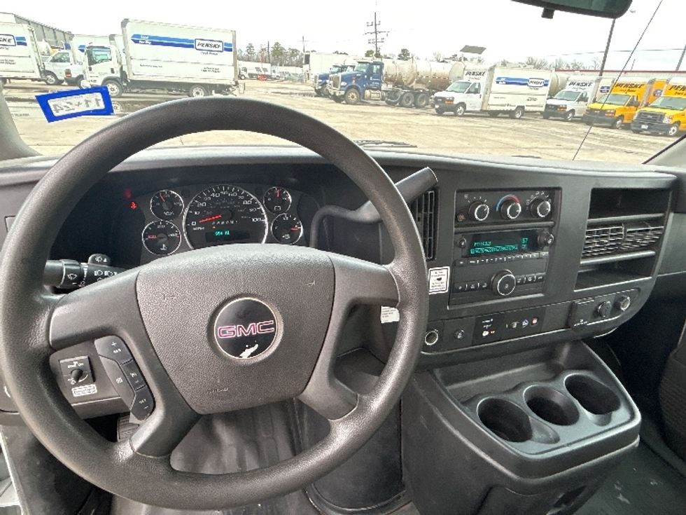 Light Duty Box Truck-Light and Medium Duty Trucks-GMC-2022-Savana G33903-Essex Junction-VT-69,656\n\t\tmiles-$ 41,000 - Image 17
