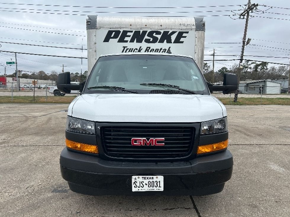 Light Duty Box Truck-Light and Medium Duty Trucks-GMC-2022-Savana G33903-Essex Junction-VT-69,656\n\t\tmiles-$ 41,000 - Image 2