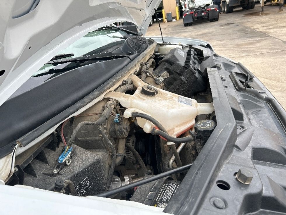 Light Duty Box Truck-Light and Medium Duty Trucks-GMC-2022-Savana G33903-Essex Junction-VT-69,656\n\t\tmiles-$ 41,000 - Image 22