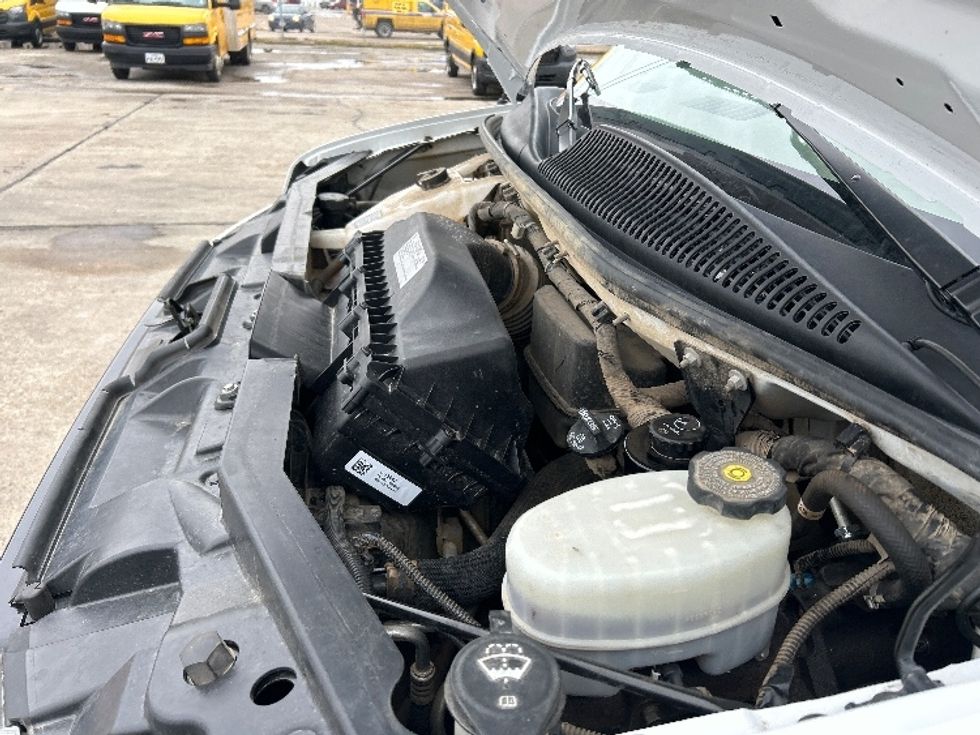 Light Duty Box Truck-Light and Medium Duty Trucks-GMC-2022-Savana G33903-Essex Junction-VT-69,656\n\t\tmiles-$ 41,000 - Image 23